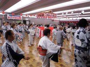 写真：平和祈念盆踊り大会