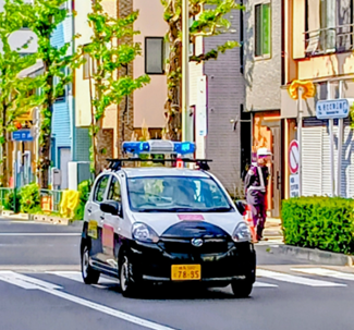 写真：パトロールカー2