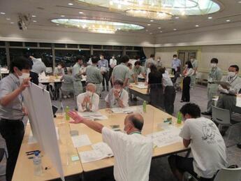 写真：検討会の様子1