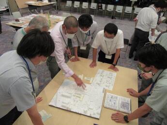 写真：検討会の様子2