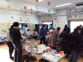 写真：赤羽西児童館おさがり交流会