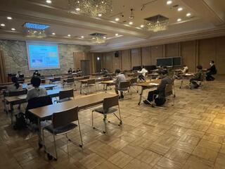 写真:赤羽会館・大ホール
