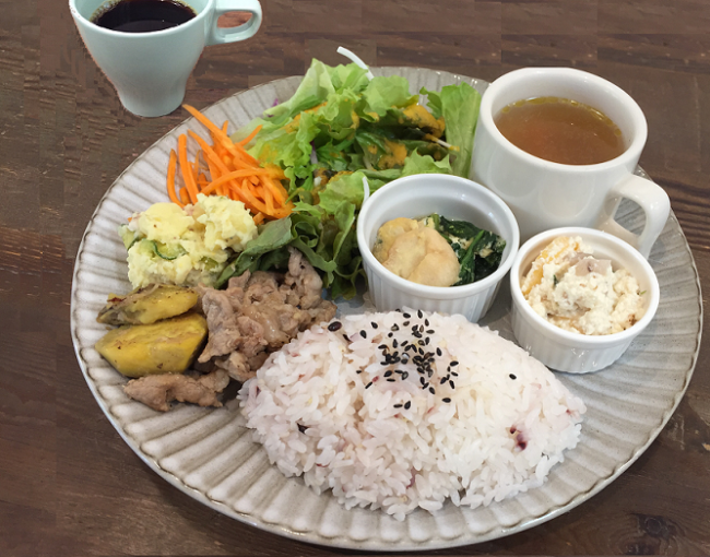 写真：本日のプレートランチ