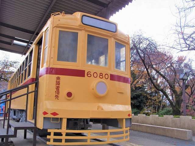 写真:都電6080は昭和53年4月まで飛鳥山公園横の荒川線を走っていた車両