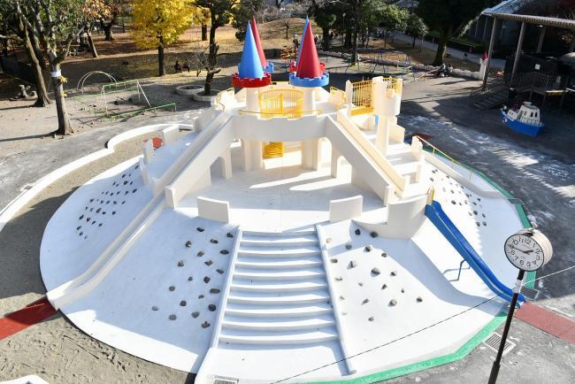 写真:お城の遊具