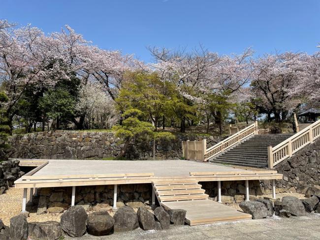 写真：野外ステージ1