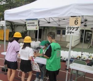 写真：環境展での活動