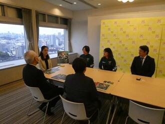 写真：シーズン終了報告の様子