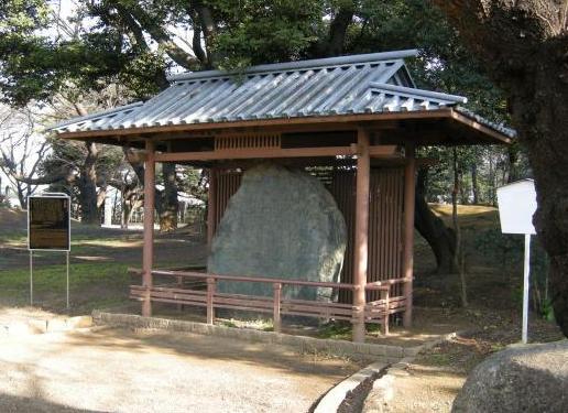 写真：現在の飛鳥山碑
