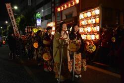 写真：狐の行列