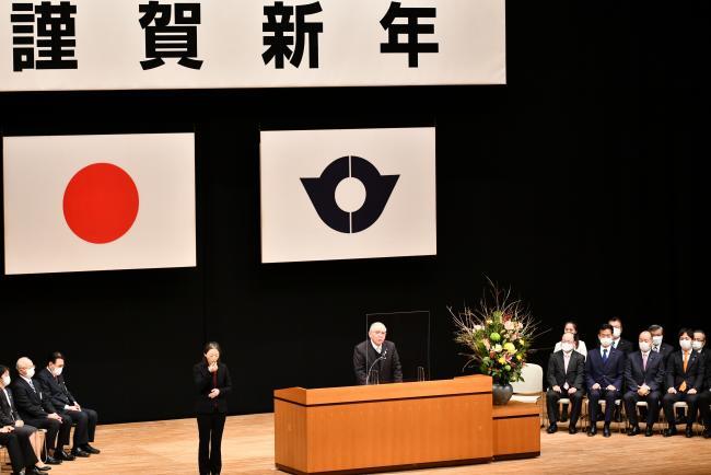 写真：議長挨拶の様子