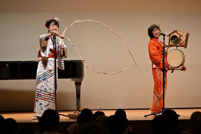 写真:チンドン屋の公演