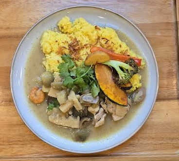 写真：しろいあおフードストアーグリーンカレー