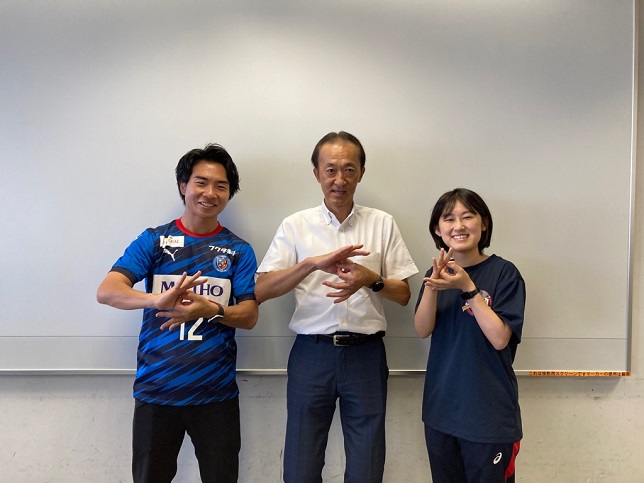 3人