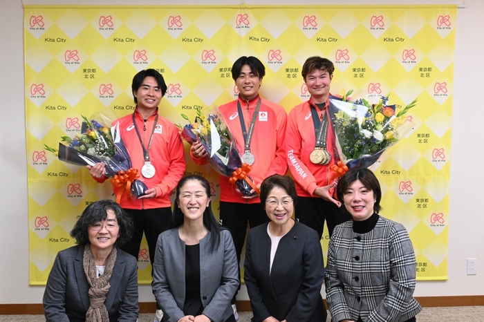 写真：表敬訪問の様子