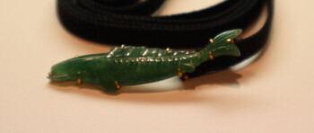 （A）芥川文旧蔵 翡翠の帯留（個人蔵）画像