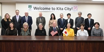 記念撮影の様子の画像