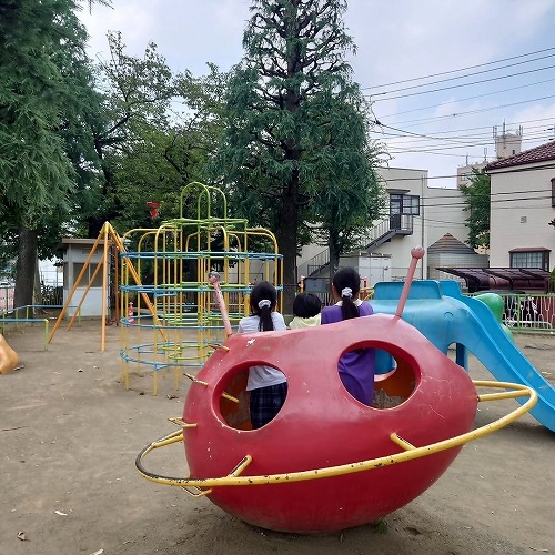小さなレトロな公園画像