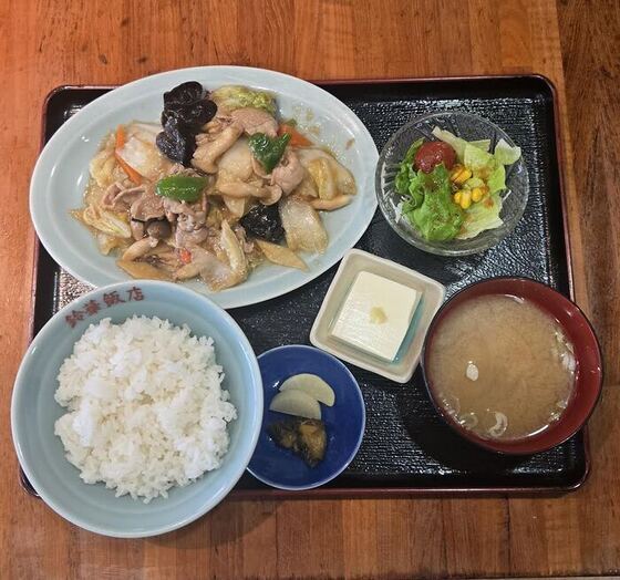 写真:肉と野菜のうま煮定食