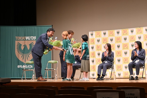 画像:報告会の様子2