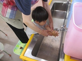 1歳児手洗い
