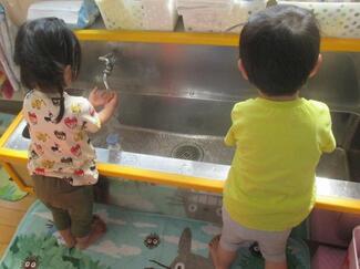 2歳児手洗い