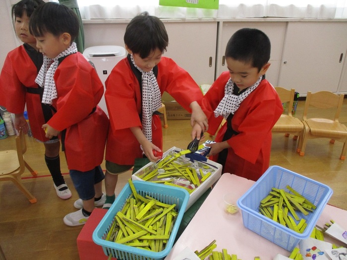5歳児お祭りごっこの様子