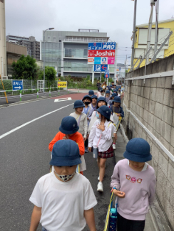 町探検の様子2