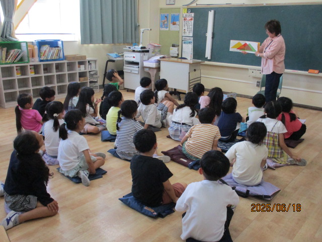 読み聞かせの様子（2）