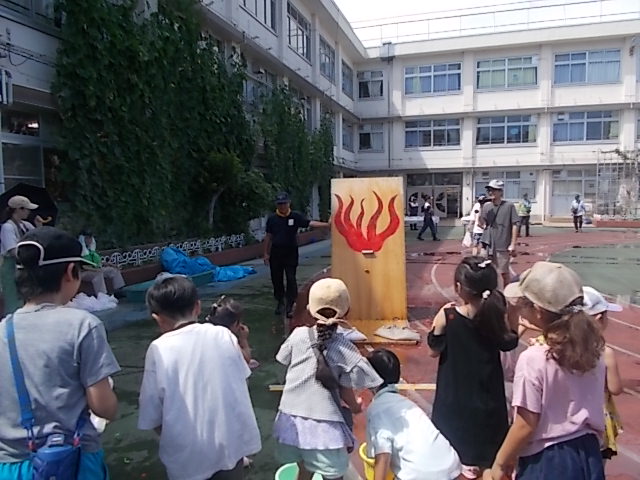火の的をめがけて的あて