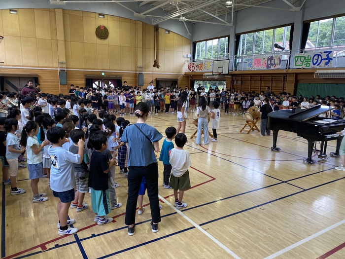 音楽朝会の様子1