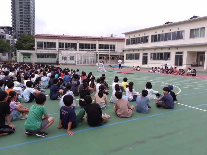 名人集会の様子