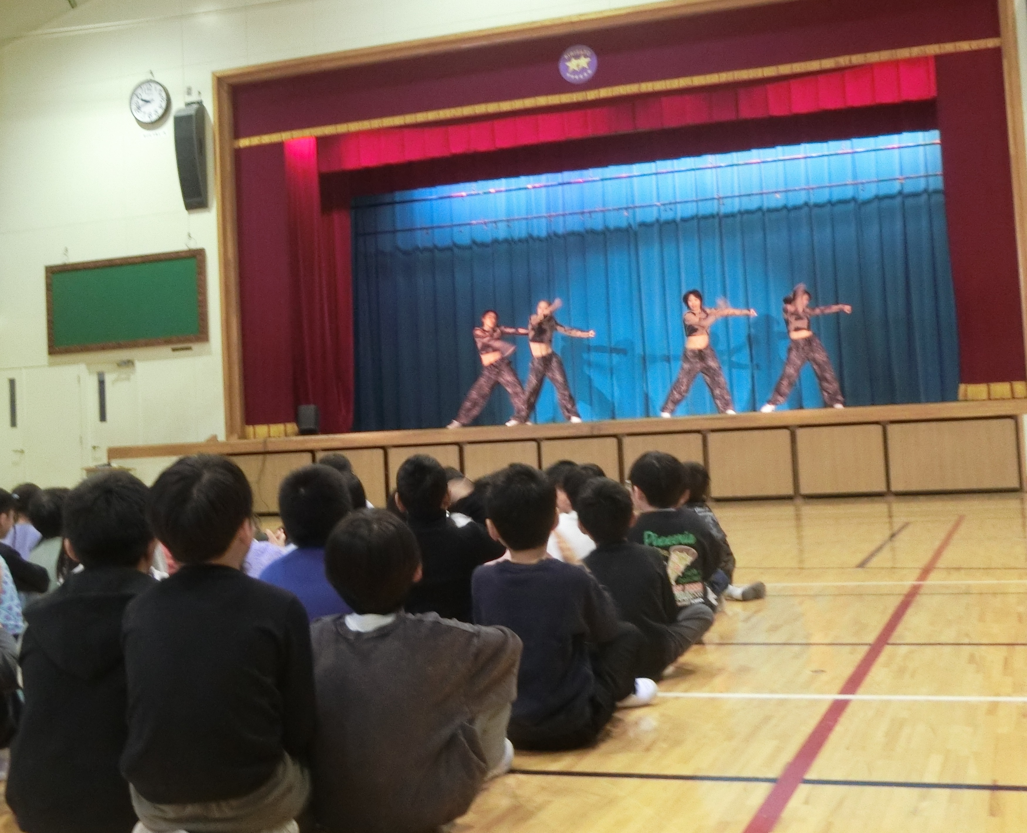 ダンスパフォーマンスの様子