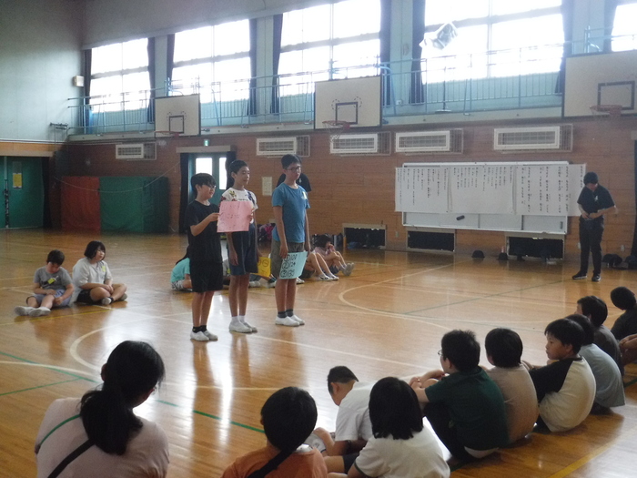 滝小クイズを出しているところ