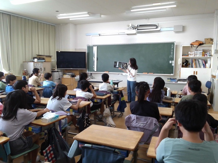 5年生の読み聞かせの様子