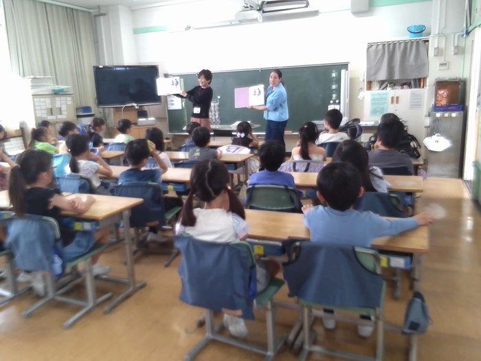 2年読み聞かせの様子