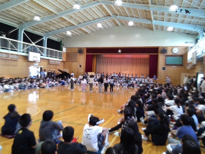 各学年の出し物の様子