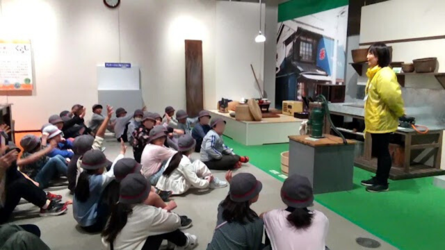 社会科見学の様子2