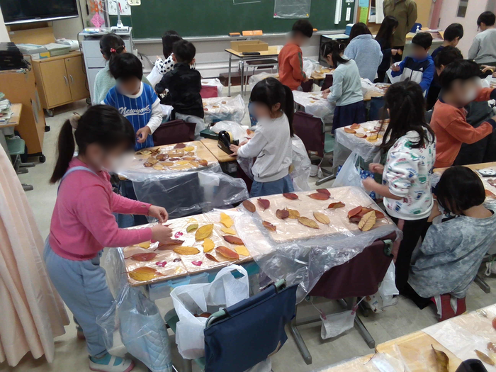 洋服を作っている様子1