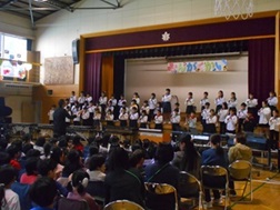 音楽会4年生リコーダー奏の写真