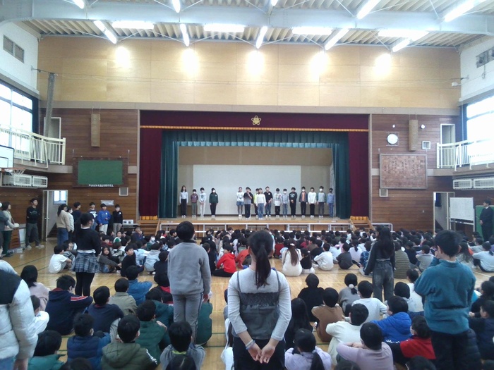 6年生を送る会を送る様子2