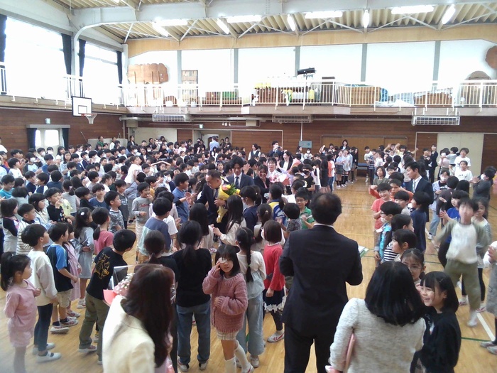 令和7年度離任式が始まった様子