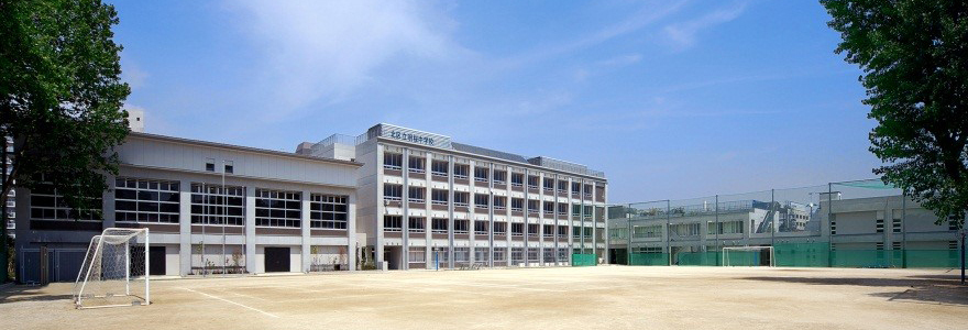 明桜中学校校舎外観