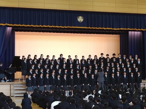 生徒会朝礼での3年有志合唱