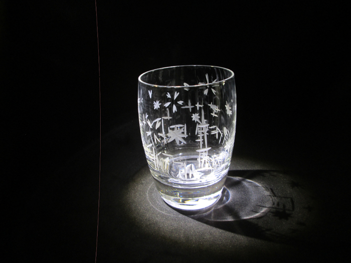 江戸切子のグラスの画像