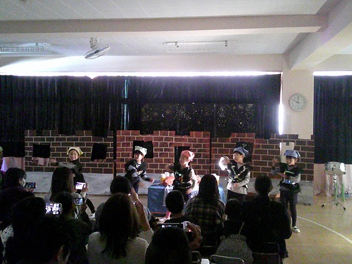 ぶどう組子ども劇場の様子2