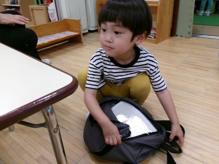 自分で帰りの支度をしているところ