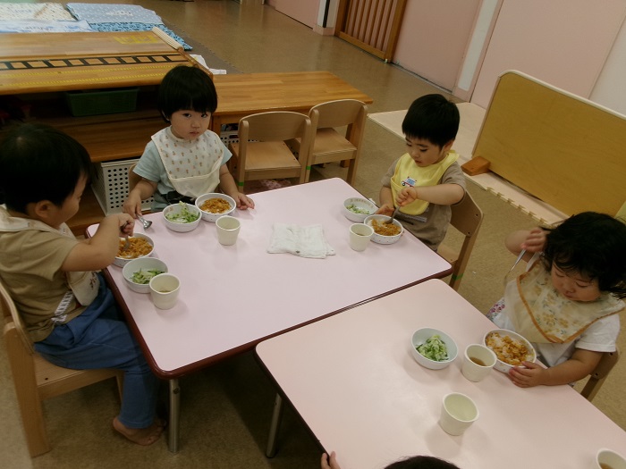食事しているところ
