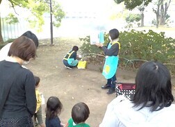 絵本の読み聞かせ