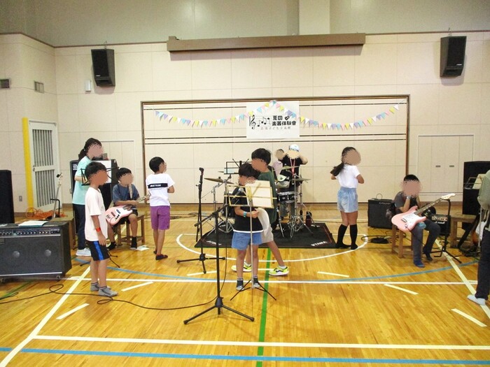 バンド体験の様子